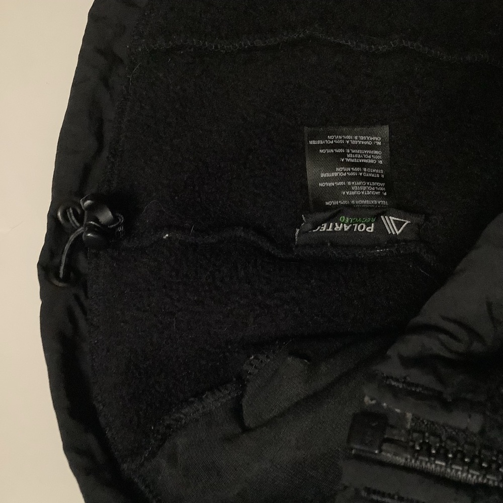The North Face Women's Black Hooded Fleece Jacket - Picture 9 of 9